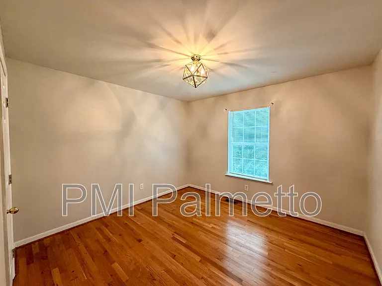 152 Chatham Cir — Photo 14