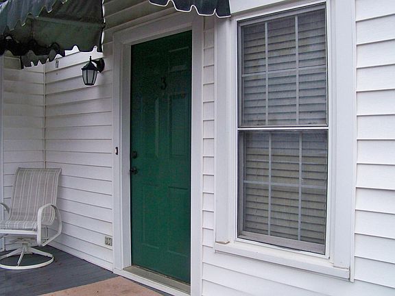 Private Entrance 