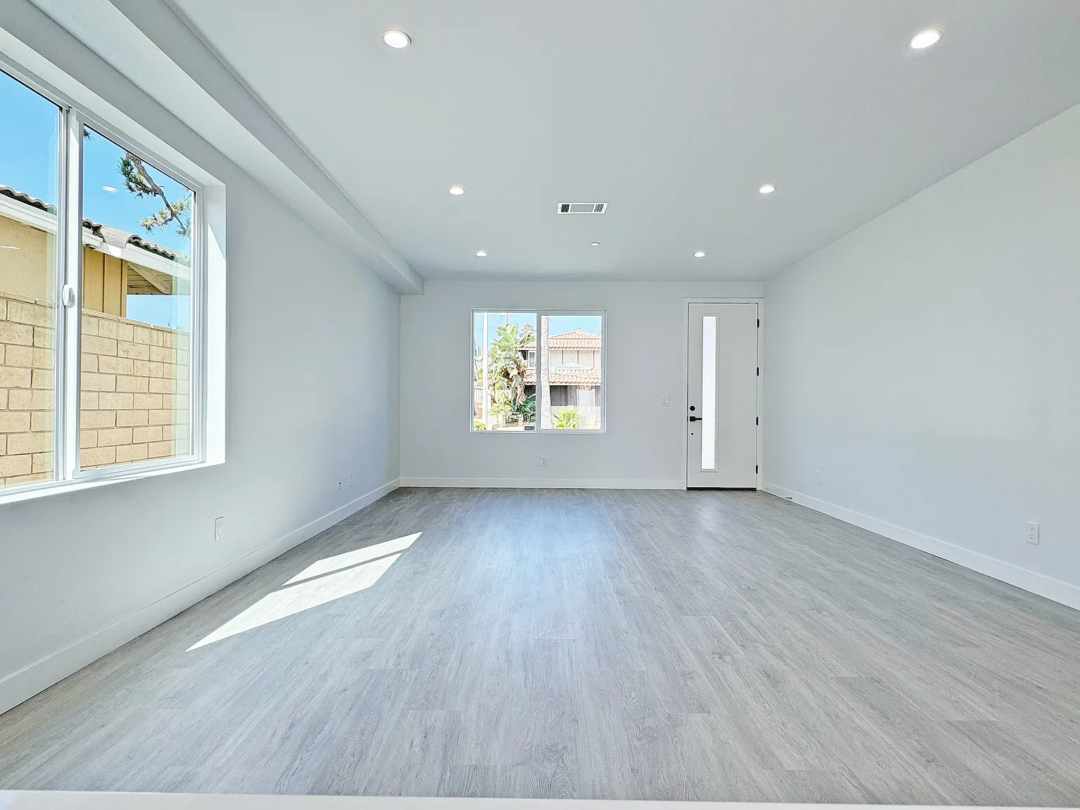 4 bed, 1749 sqft, $3,600 — Photo 2