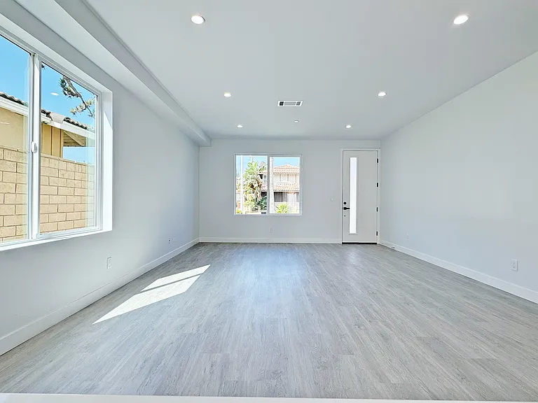 2504 Dunswell Ave — Photo 2
