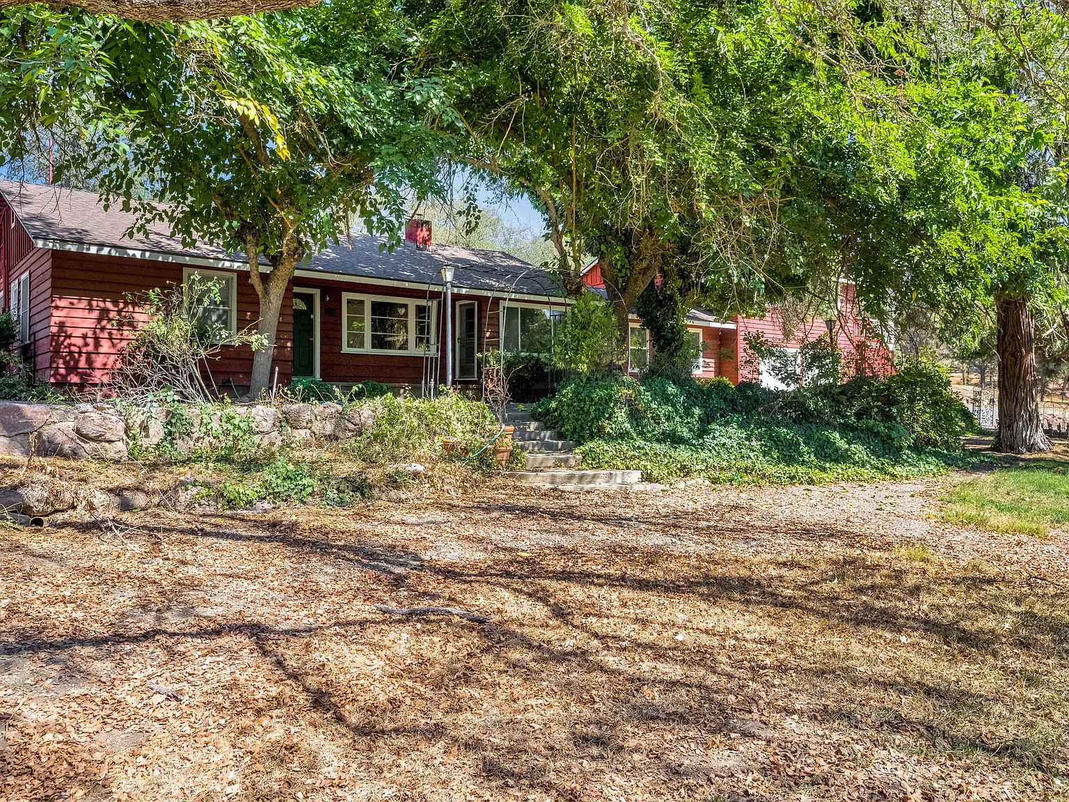 31638 Lodge Rd — Photo 2