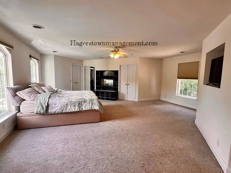 11507 Rolling Green Ct — Photo 24