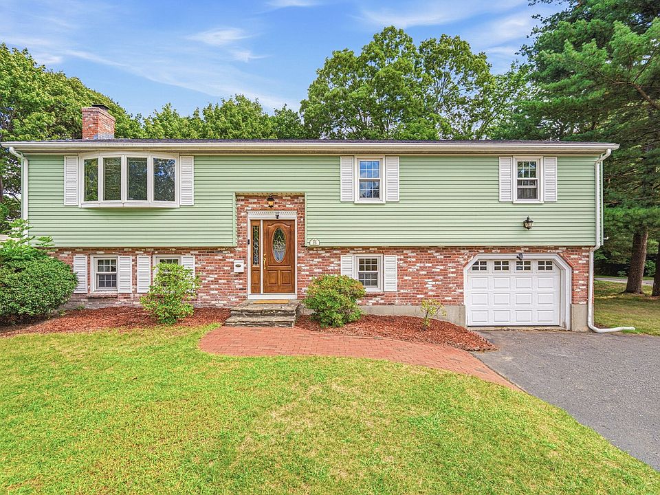 1st image of 25 Oak Ridge Way