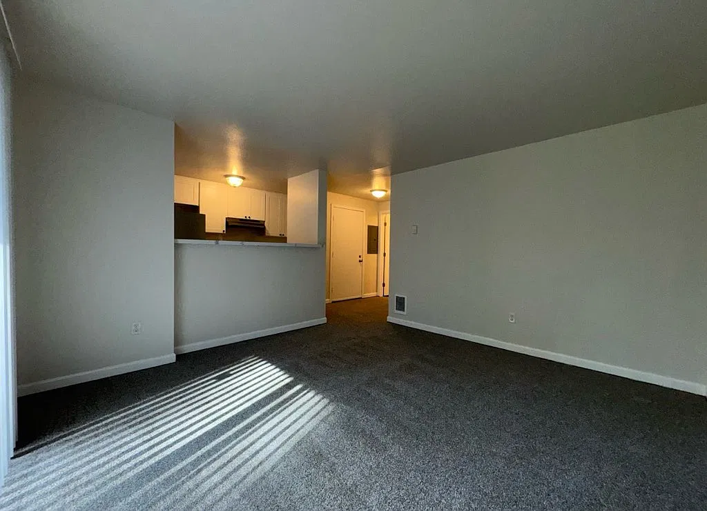 7656 Merastone Ln NE — Photo 3