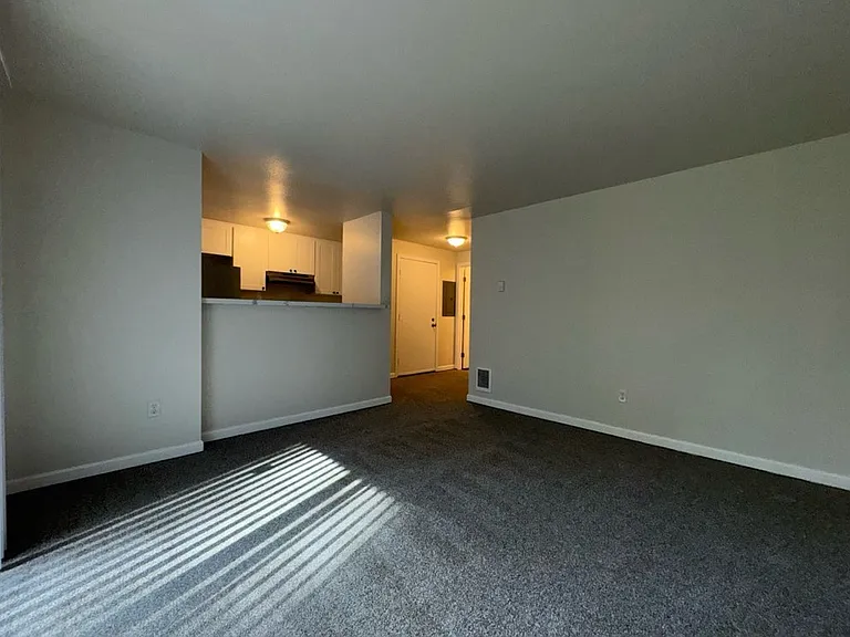 250 Weatherstone Ln NE #A — Photo 3