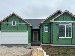 1007 Persimmon Dr, Genoa, IL 60135