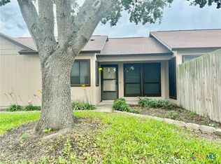 101 Waterford Dr, Victoria, TX 77901