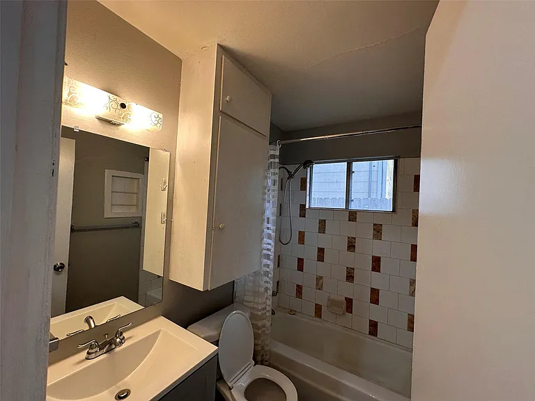 5605 1/2 Jim Hogg Ave #A — Photo 8