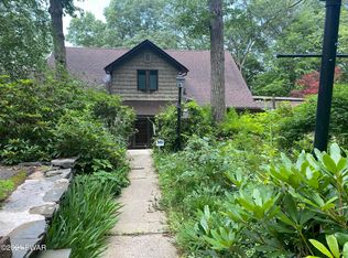 82 Paupack Point Rd, Hawley, PA 18428