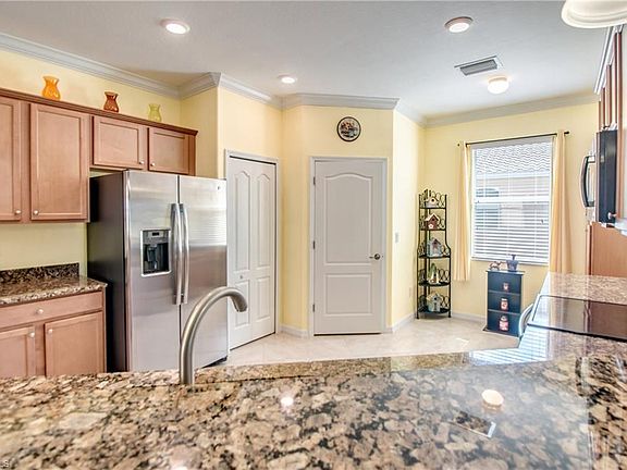 3rd image of 3652 Valle Santa Cir