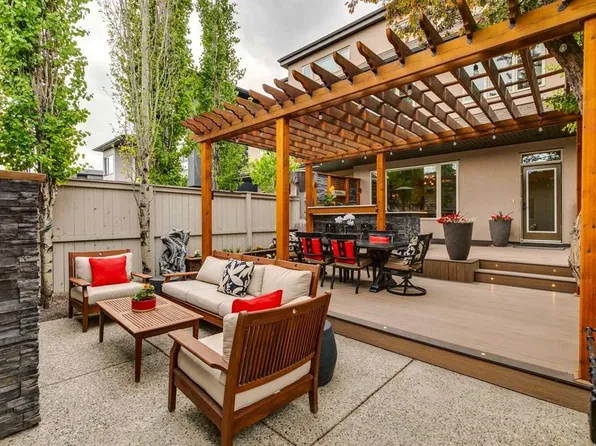 2308 S 4th Ave NW, Calgary, AB T2N 0N9