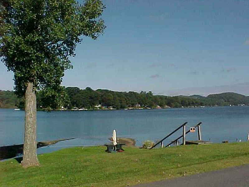 2nd image of 260 E LAKE Road