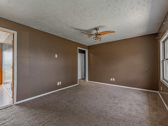3rd image of 131 North St
