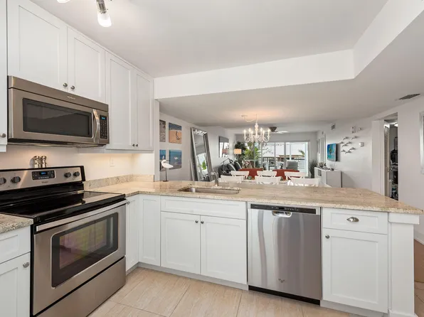 4200 Belair Ln APT 208, Naples, FL 34103