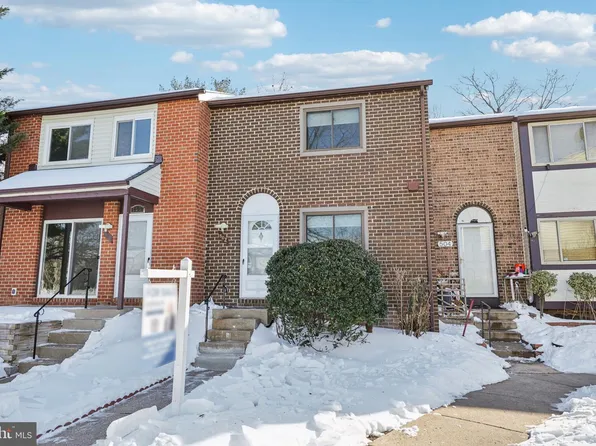 502 Giles Pl, Sterling, VA 20164