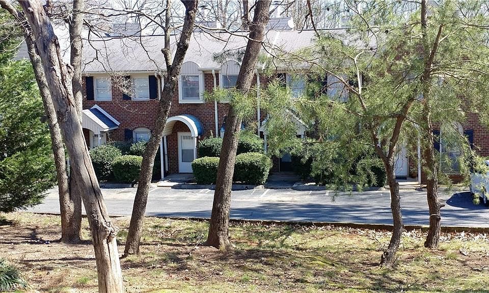 1st image of 305 Mar Don Hills Ct