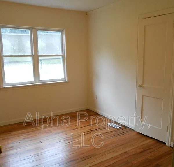 31 Foxhall Rd — Photo 7