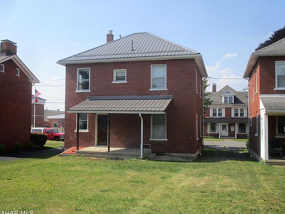 3rd image of 223 W Penn St