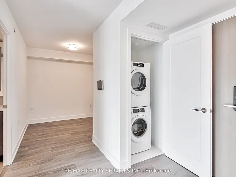 585 Bloor St E #2321 — Photo 10