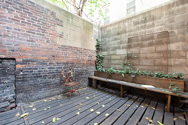 Rented by R New York | media 27