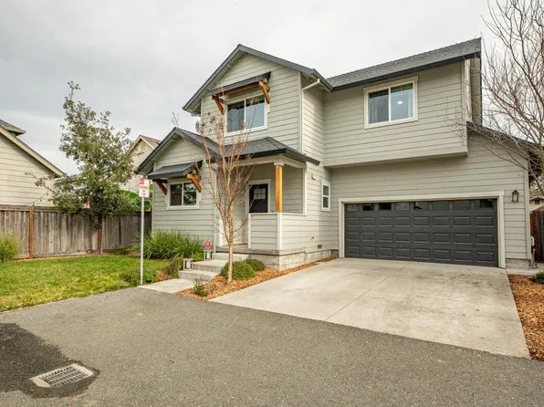 2213 Tapian Way, Santa Rosa, CA 95403