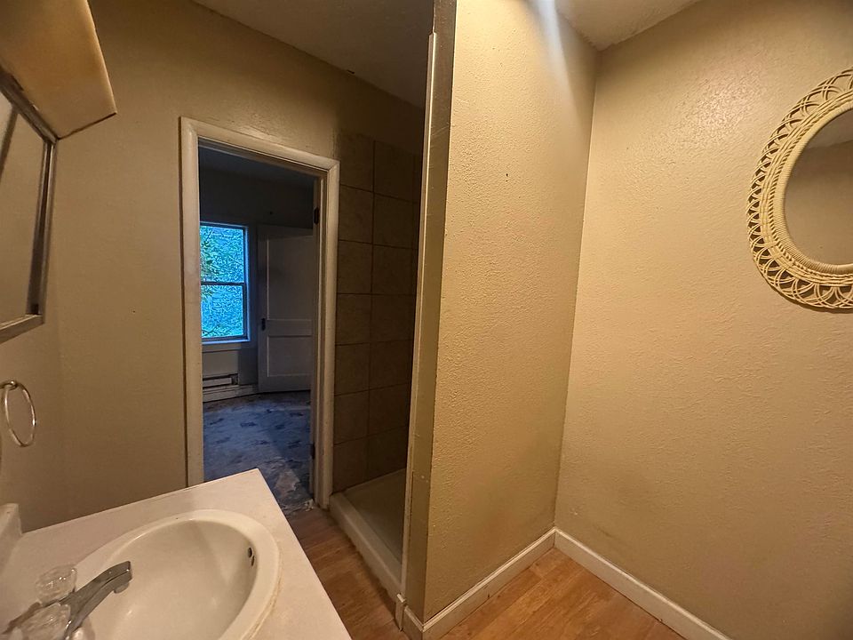 16th image of 602 Ripley St