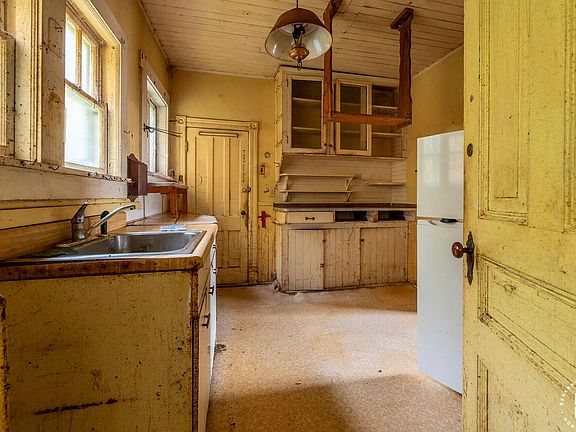 9th image of 371 Keese Mills Rd