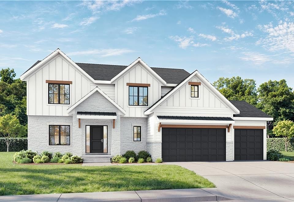 1st image of 702 NE Lone Hill Dr