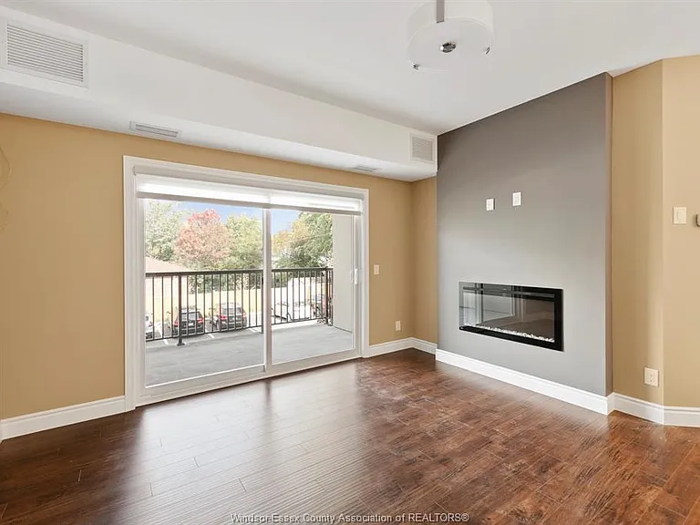 480 Fairview Blvd #205 — Photo 8