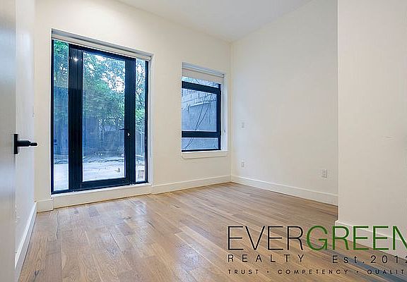 4th image of 163 Graham Ave #1M