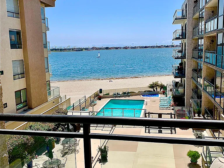 3916 Riviera Dr #408 — Photo 22