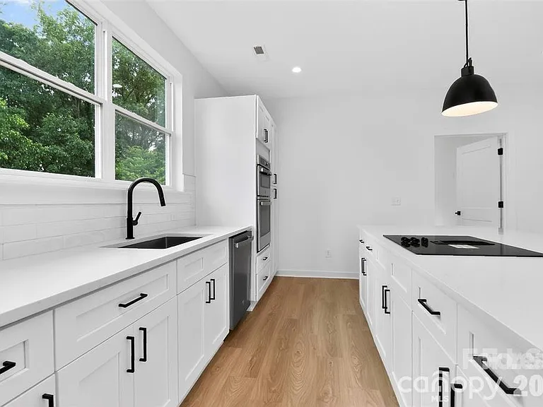 2716 Baltimore Ave — Photo 13