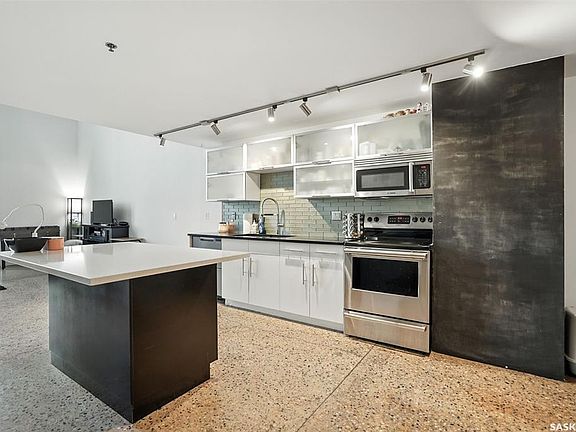 4th image of 120 23rd St E #429