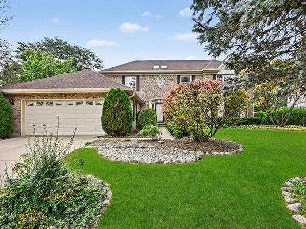 2311 Crab Tree Ln, Algonquin, IL 60102