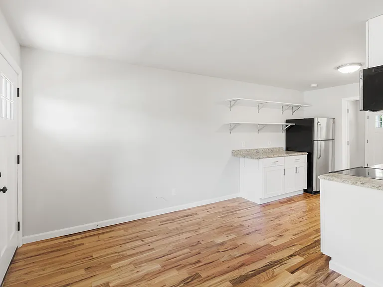 1009 N Buchanan Blvd #L — Photo 7