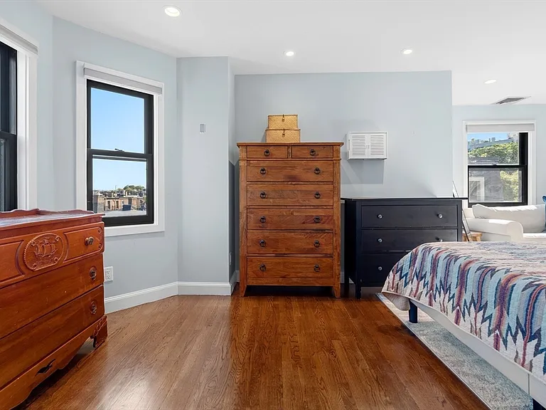 98 Chandler St #4 — Photo 13