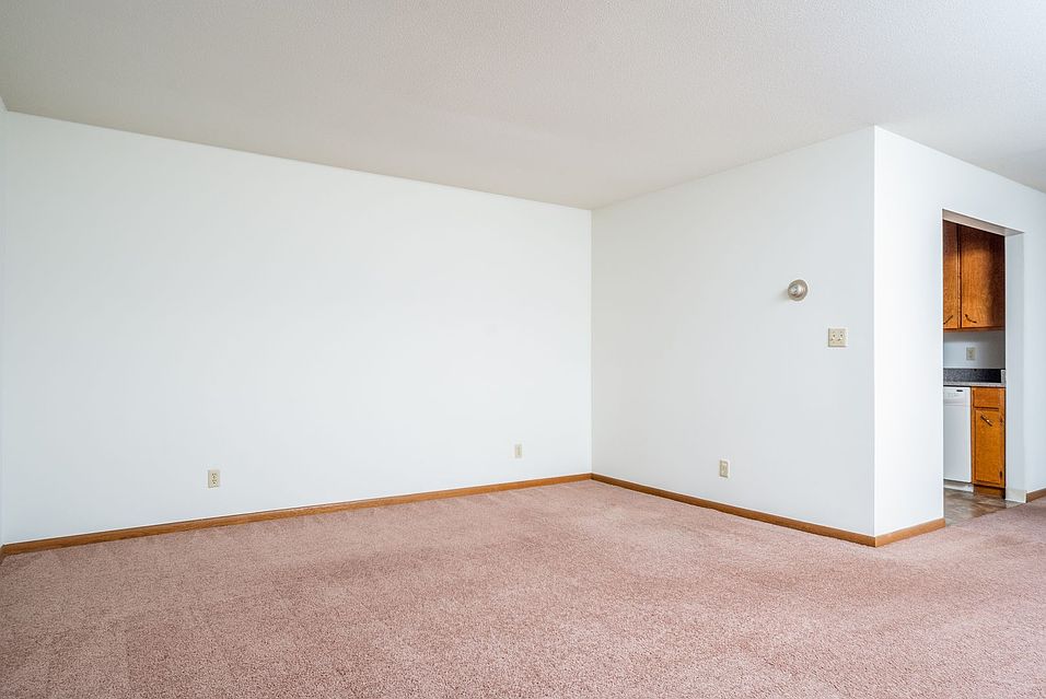 Unit 2201-306, Unit 2211-305