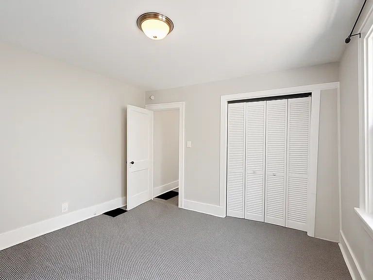 1112 Park Ave — Photo 15