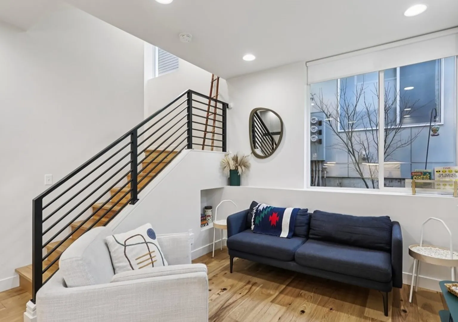 Three-Bedroom Townhouse Close to Seattle Pacific University — Photo 3