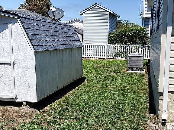 3rd image of 9311 Caribbean Dr