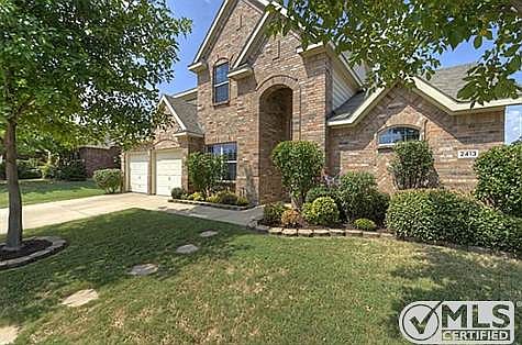 1st image of 2413 Clubhouse Dr