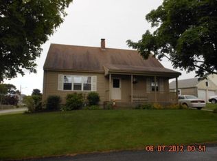 119 4th St, Somerset, MA 02726