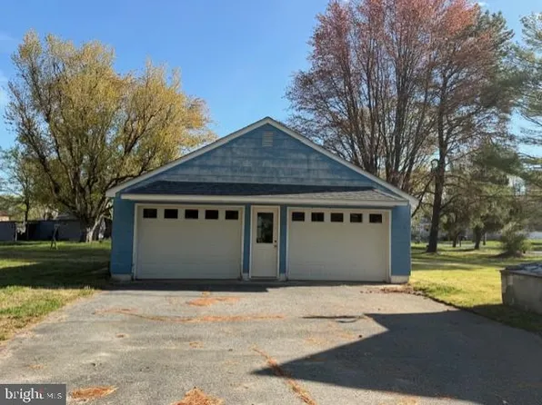 42 Woodland Ave, Ocean View, DE 19970