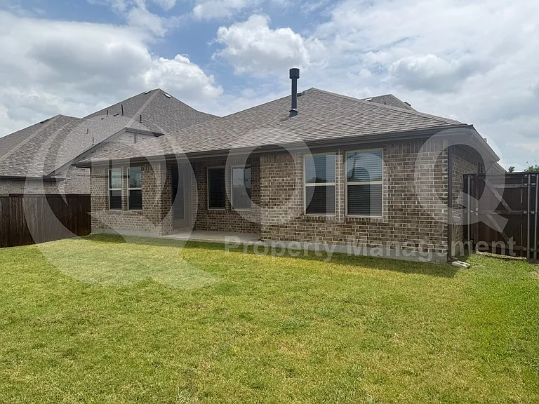 1004 Coppersmith Way — Photo 19