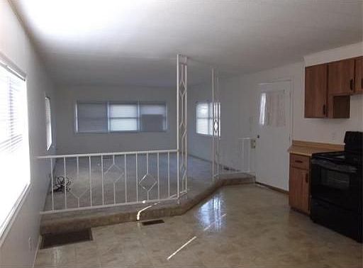 5th image of 45 Washington St Unit 158