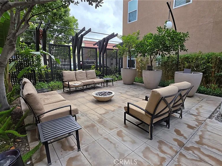 1508 W Artesia Sq #B — Photo 36
