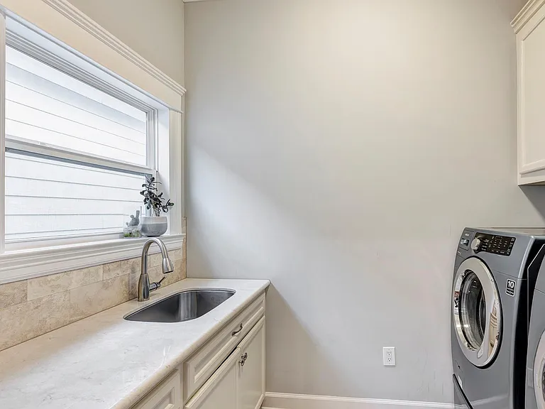 1010 Nicholson St — Photo 15