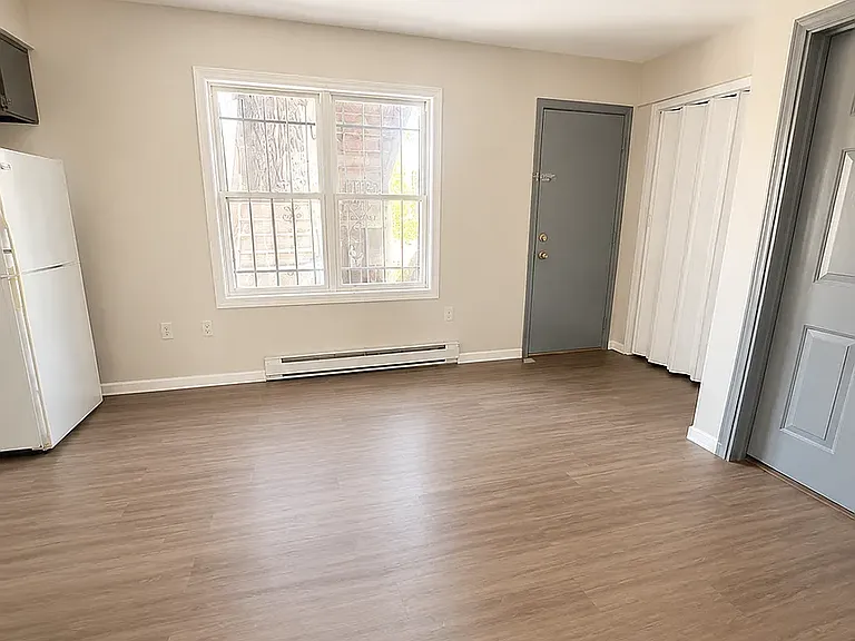 348 S 6th St #2A — Photo 5