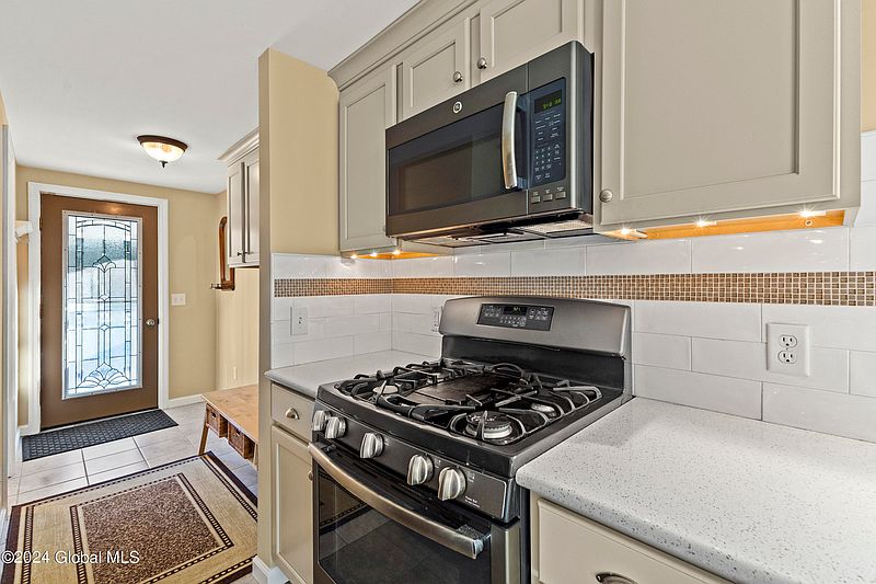 5th image of 647 Wilton Gansevoort Road