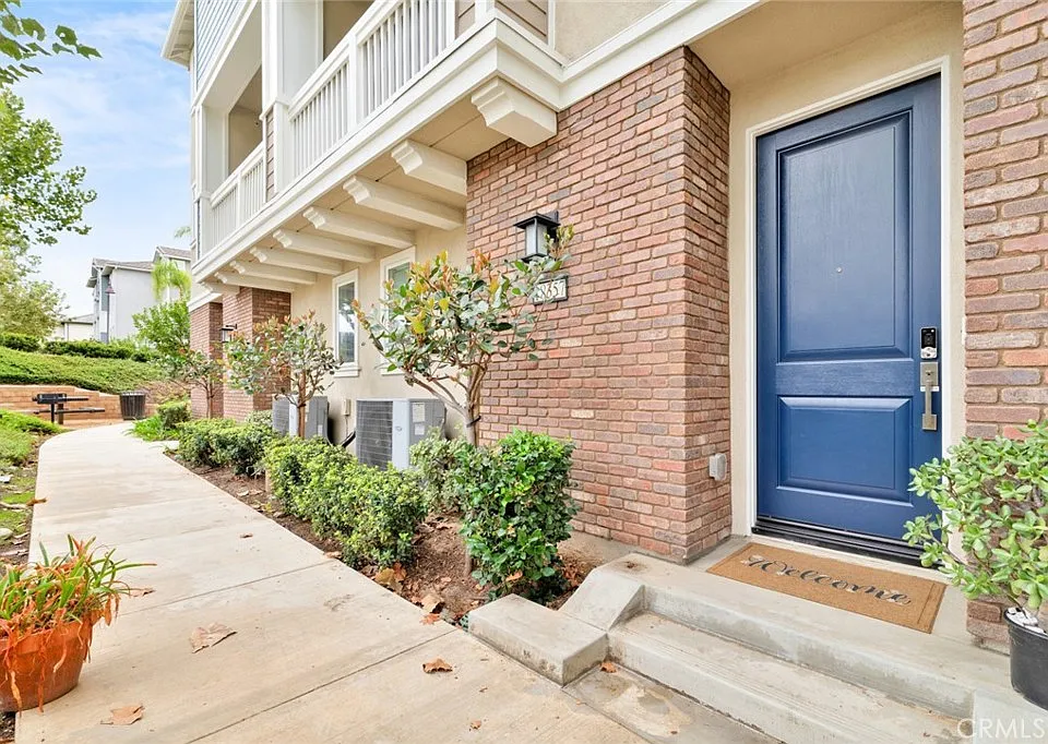 18357 Iris Ln